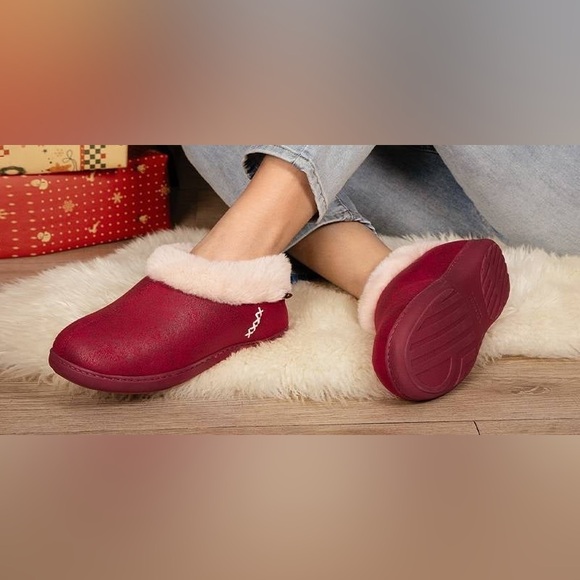 Everfoams Red Microsuede Cozy Memory Foam Slippers w/Faux Fur Lining (7-8) - Picture 12 of 13